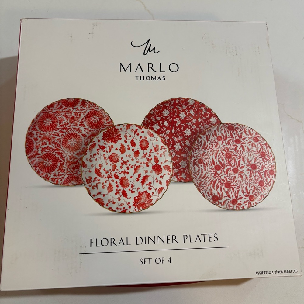Marlo Thomas Williams Sonoma Red Floral 10” Round Dinner Plates, Set of 4. NIB